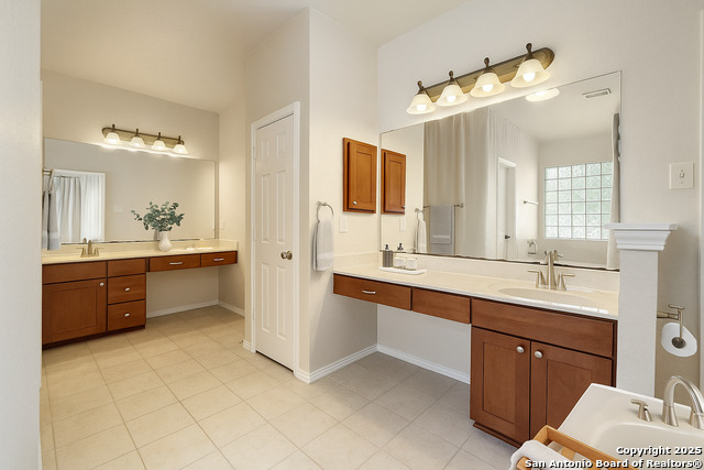 Listing photo id 4 for 23118 Bengal Brook