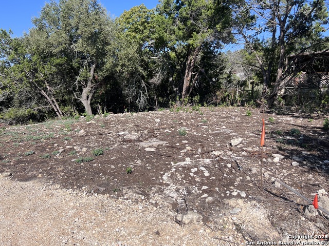 Listing photo id 3 for 1476 Paradise