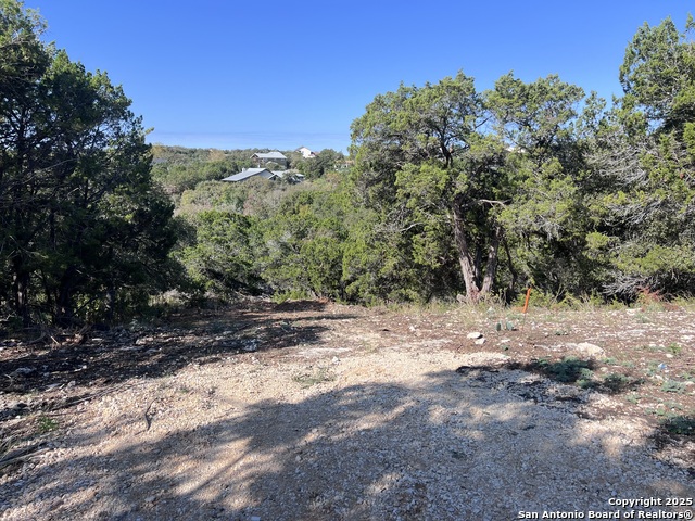 Listing photo id 4 for 1476 Paradise