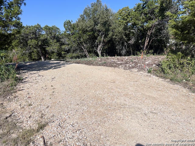 Listing photo id 5 for 1476 Paradise
