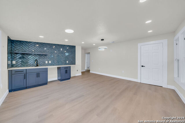 Image 11 of 16 For 530 Carson E