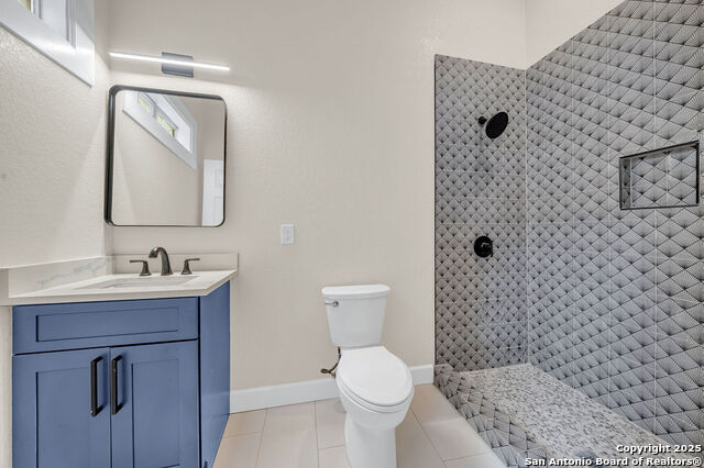 Image 15 of 16 For 530 Carson E