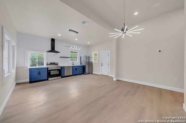 Image 2 of 16 For 530 Carson E