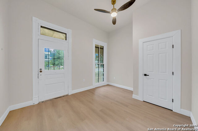 Image 4 of 16 For 530 Carson E