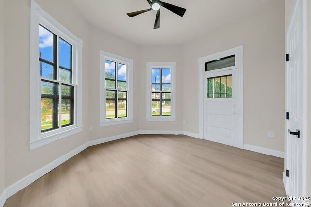 Image 8 of 16 For 530 Carson E