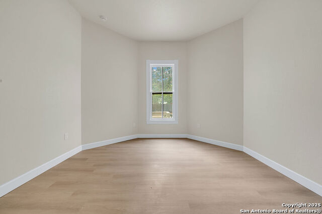 Image 9 of 16 For 530 Carson E