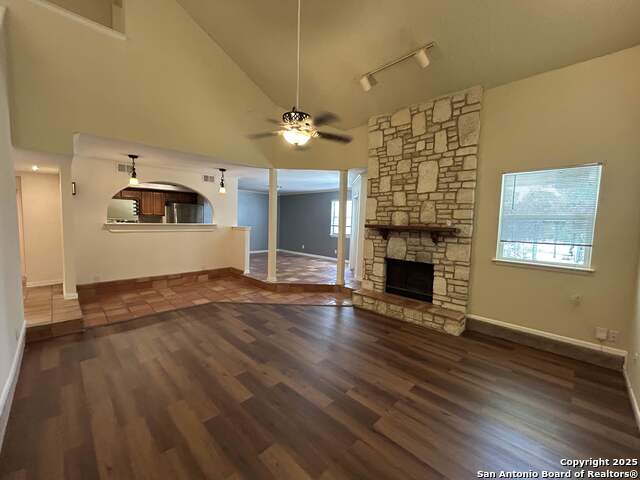 Image 5 of 29 For 8405 Echo Creek