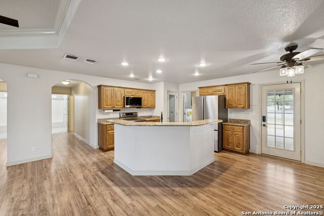 Image 14 of 69 For 240 Oak Hollow