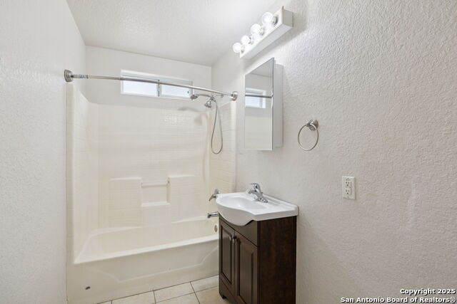 Image 30 of 69 For 240 Oak Hollow