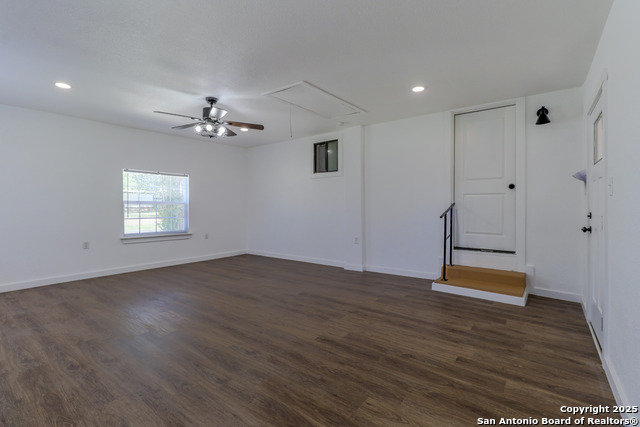 Listing photo id 17 for 1410 B St