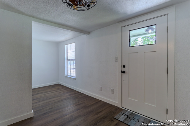 Listing photo id 2 for 1410 B St