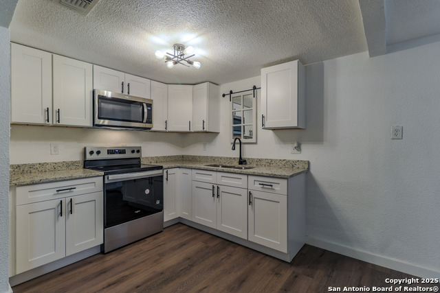 Listing photo id 3 for 1410 B St