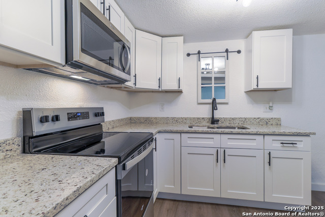 Listing photo id 5 for 1410 B St