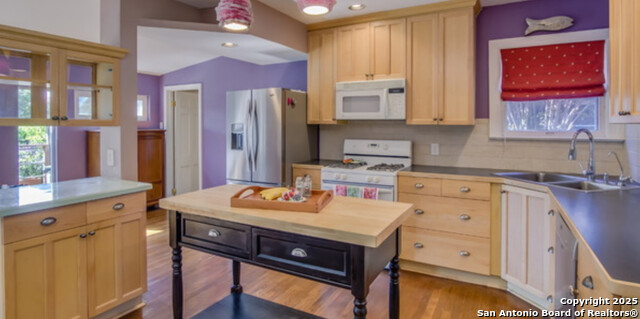 Image 5 of 12 For 124 Chevy Chase