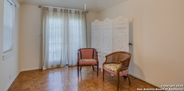 Image 6 of 12 For 124 Chevy Chase