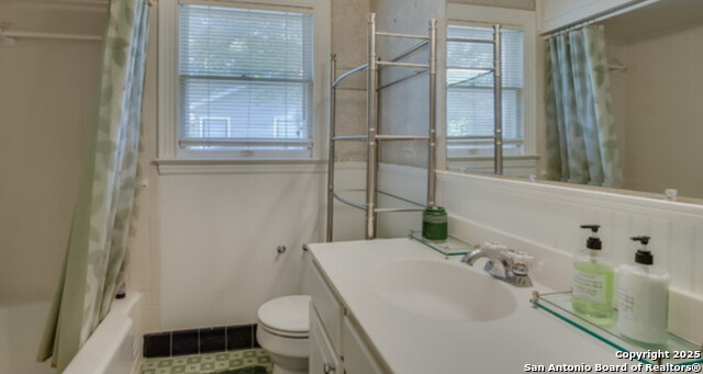 Image 9 of 12 For 124 Chevy Chase