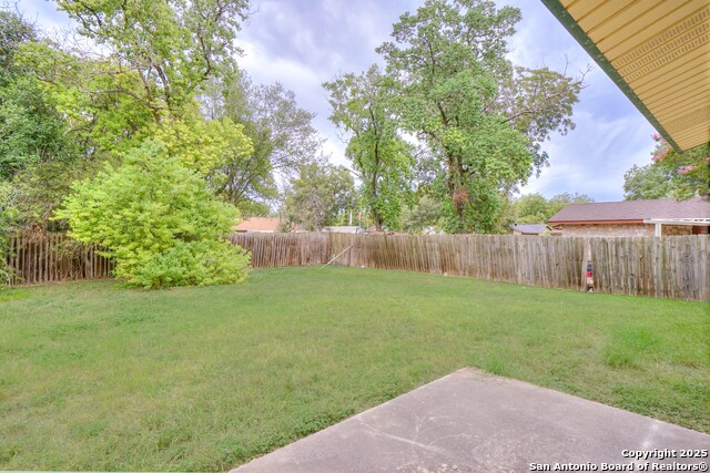 Image 25 of 28 For 3706 Petry Dr
