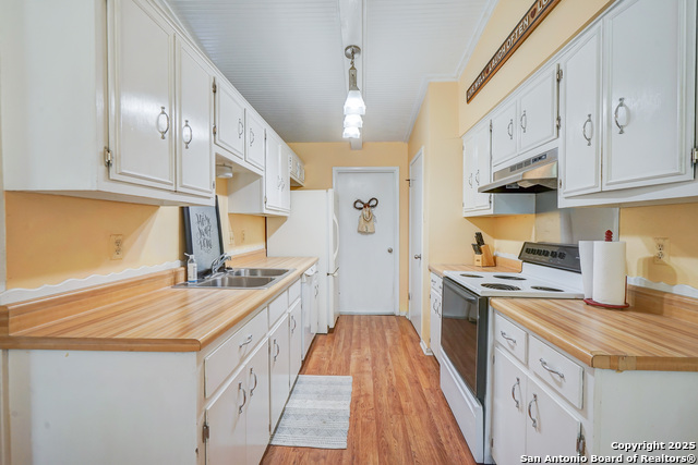 Image 9 of 28 For 3706 Petry Dr