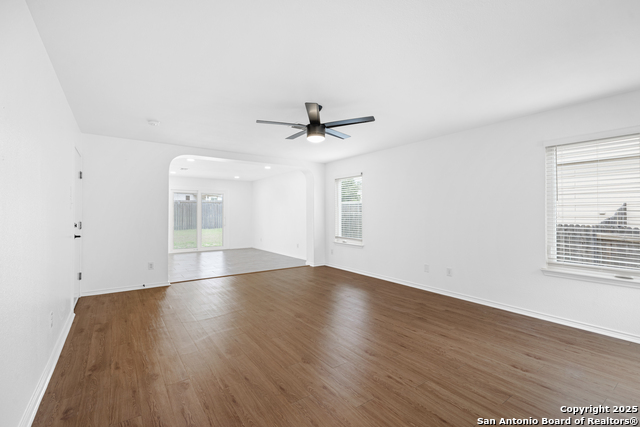 Listing photo id 2 for 9119 Sahara Woods