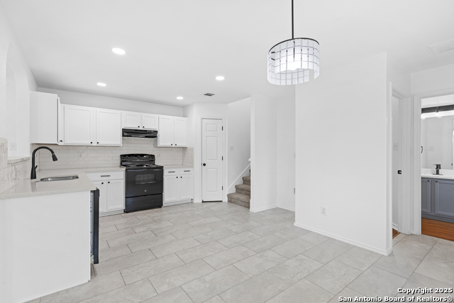 Listing photo id 5 for 9119 Sahara Woods
