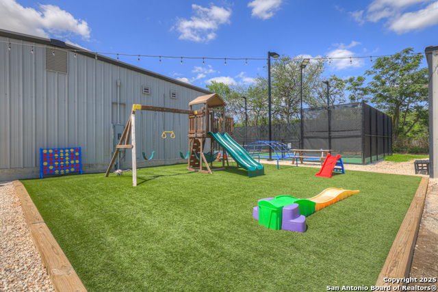 Listing photo id 6 for 624 Krueger