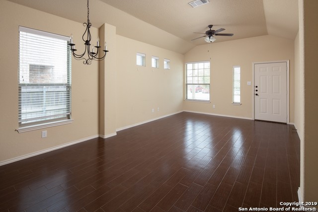 Image 5 of 16 For 514 Creekside Cir