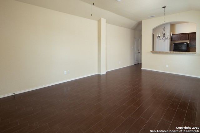 Image 7 of 16 For 514 Creekside Cir