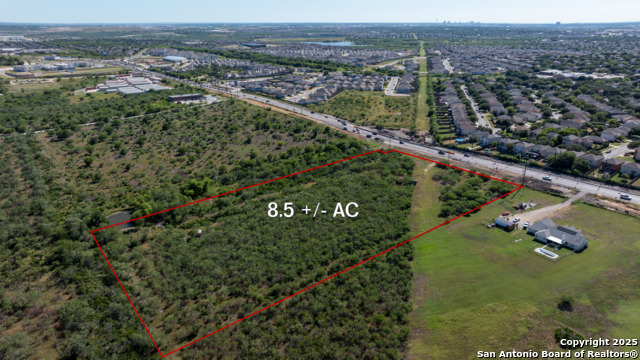 Listing photo id 2 for 6170 Fm 1516 N
