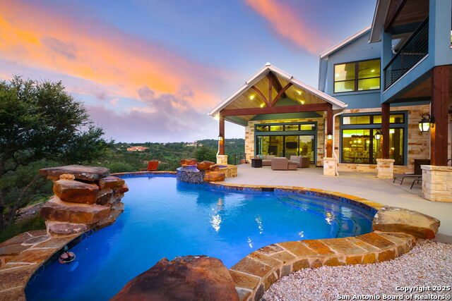 Details for 1023 Comanche Rdg, New Braunfels, TX 78132