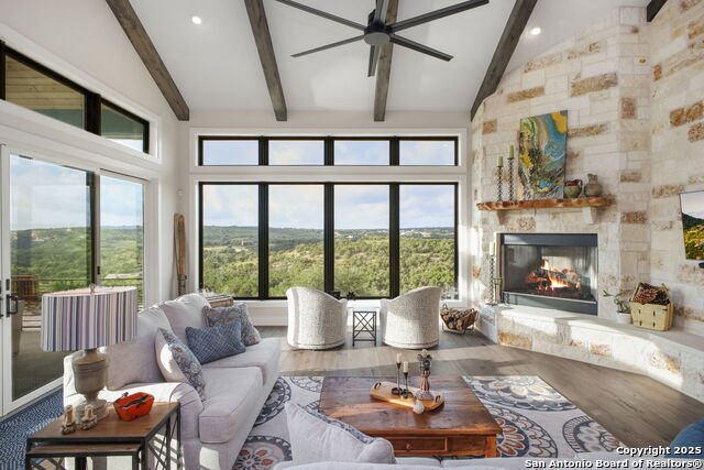 Image 11 of 109 For 1023 Comanche Rdg