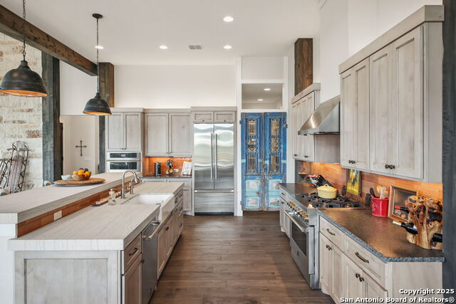 Image 16 of 109 For 1023 Comanche Rdg