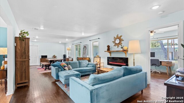 Image 17 of 31 For 135 Irvington