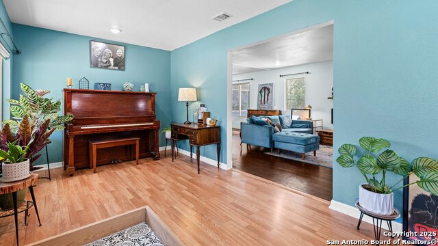 Image 7 of 31 For 135 Irvington