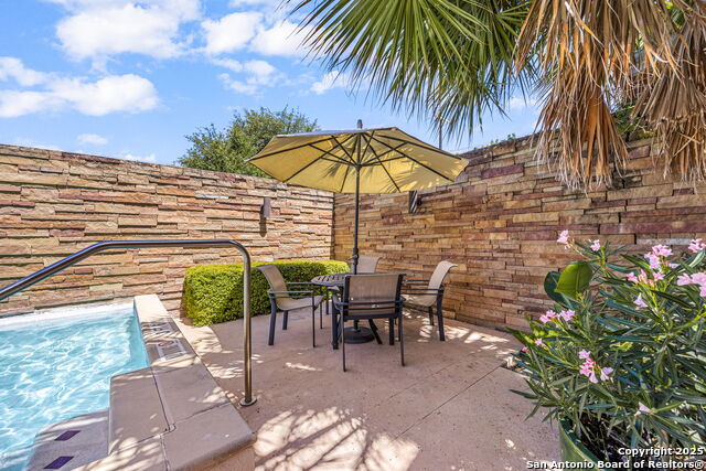 Image 28 of 35 For 1401 Flores St S #409