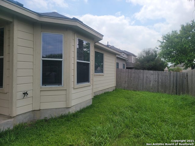 Listing photo id 8 for 6635 Hartnet