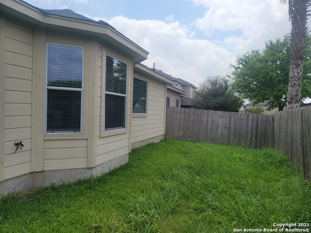 Listing photo id 9 for 6635 Hartnet