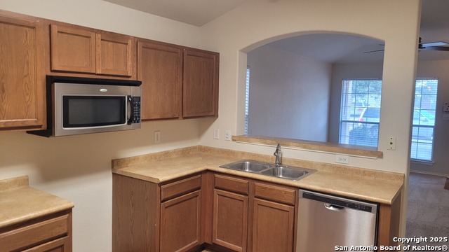 Listing photo id 2 for 6635 Hartnet