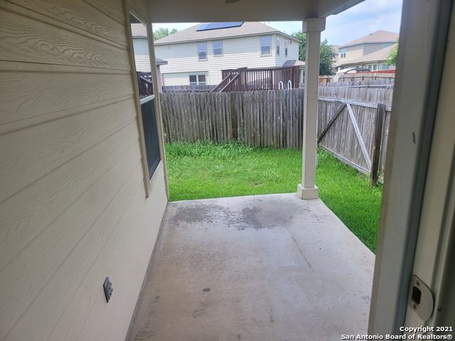Listing photo id 7 for 6635 Hartnet