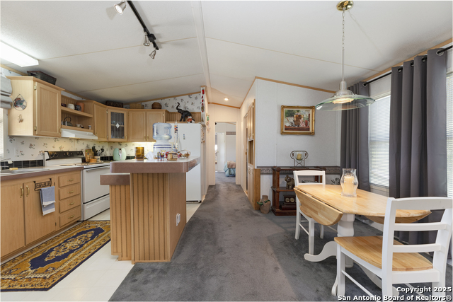 Image 5 of 29 For 21601 Long Hill