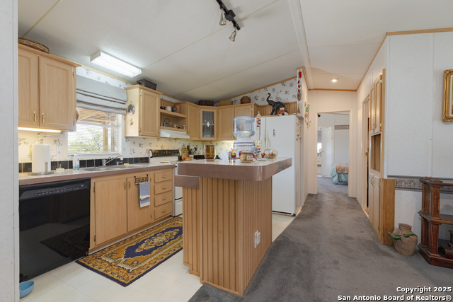 Image 6 of 29 For 21601 Long Hill