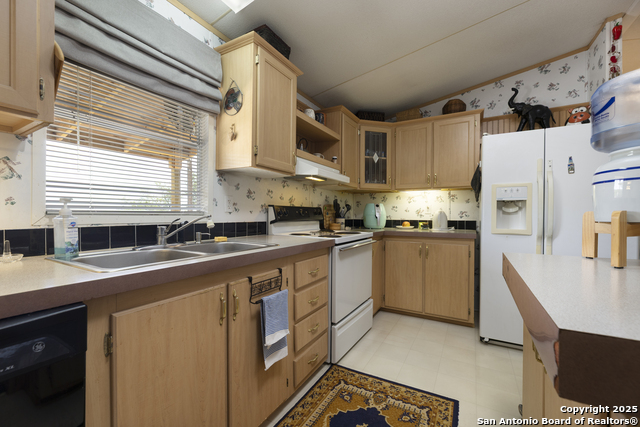 Image 7 of 29 For 21601 Long Hill