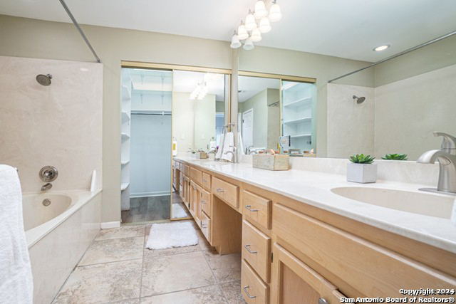 Image 10 of 17 For 210 Circle St  01