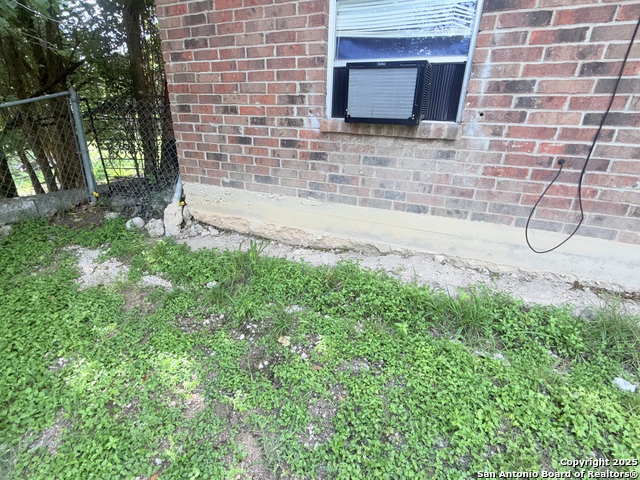 Listing photo id 18 for 110 7th  
