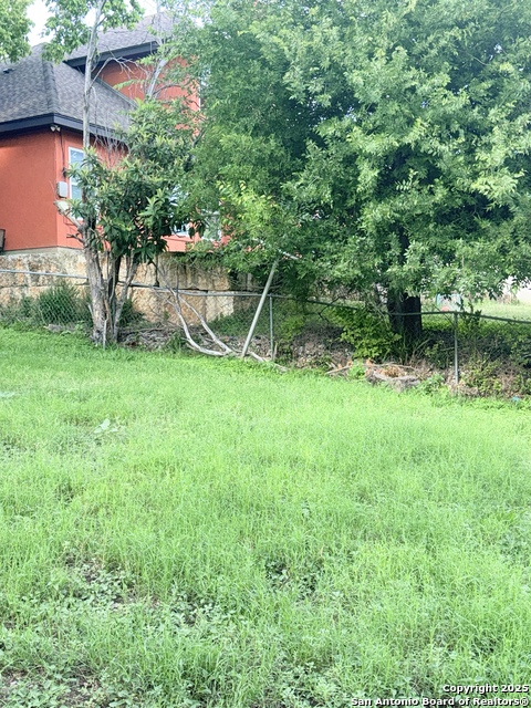 Listing photo id 20 for 110 7th  