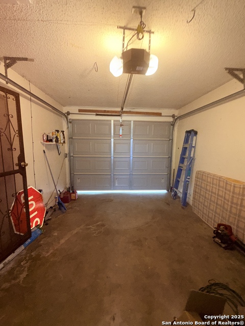 Listing photo id 32 for 110 7th  
