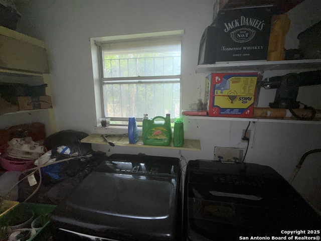 Listing photo id 34 for 110 7th  