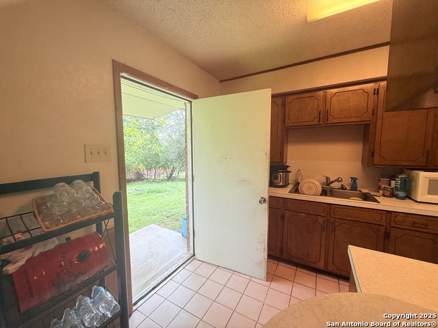 Listing photo id 44 for 110 7th  
