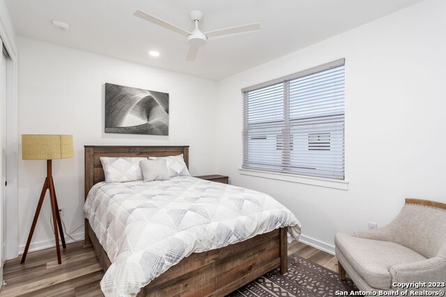 Listing photo id 13 for 657 Stadtbach  8