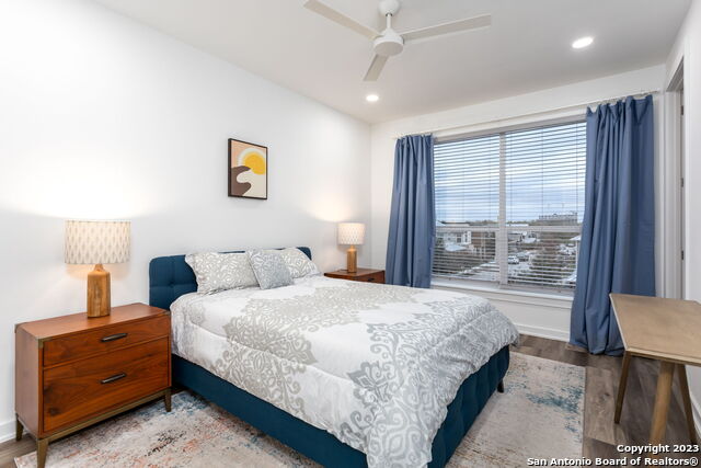 Listing photo id 15 for 657 Stadtbach  8