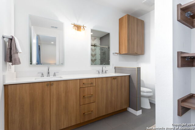 Listing photo id 17 for 657 Stadtbach  8